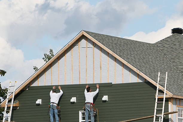 Professional Vinyl Siding technician working in New Lexington, OH